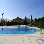 Bajrovic 빌라 *